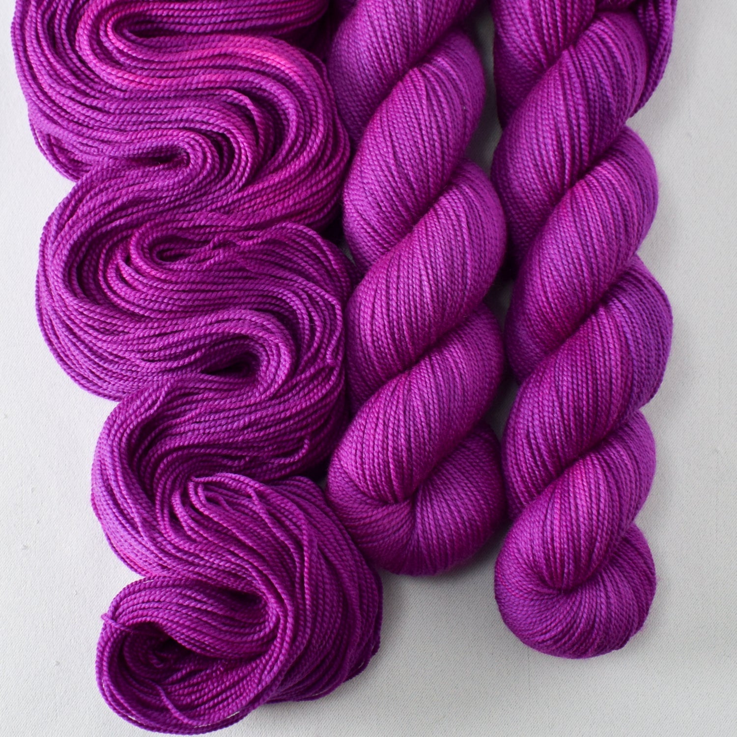 Amore - Miss Babs Yummy 2-Ply yarn