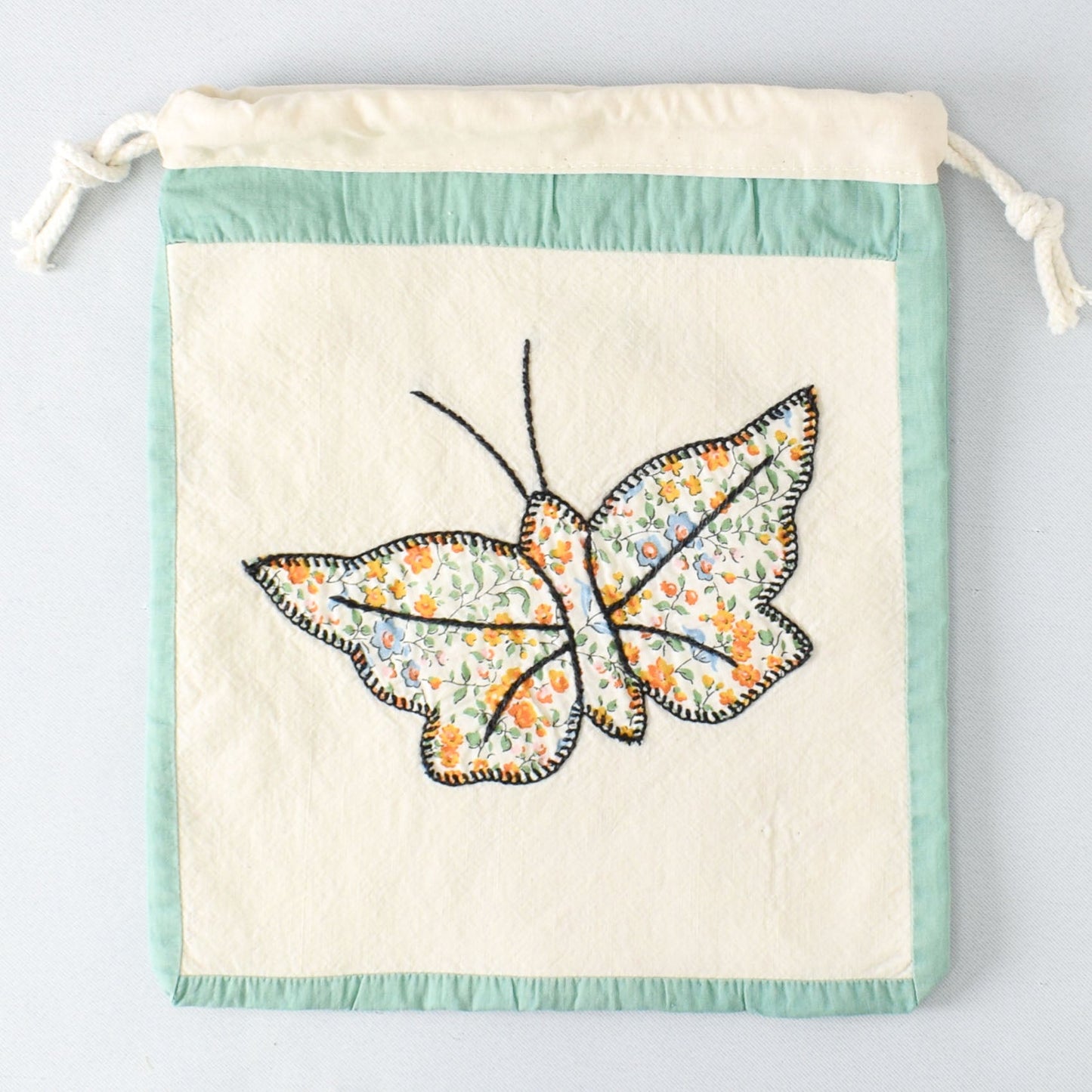 Butterfly Drawstring Pouch with Mountain Meadow yarn - BB057