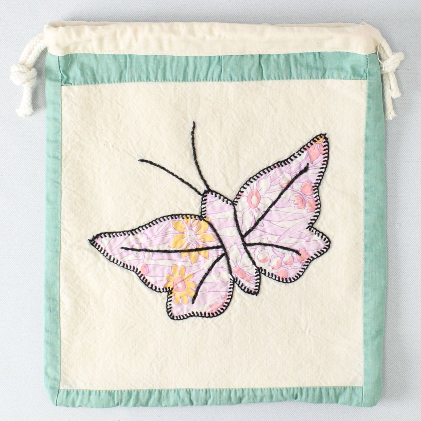 Butterfly Drawstring Pouch with Mountain Meadow yarn - BB058