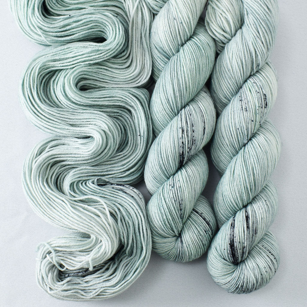 Linnet - Miss Babs Putnam yarn