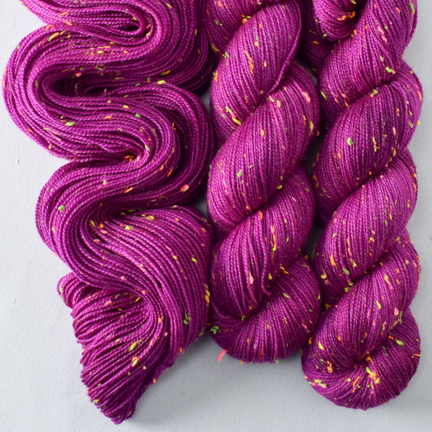 Mauvine - Miss Babs Neon Tweed yarn