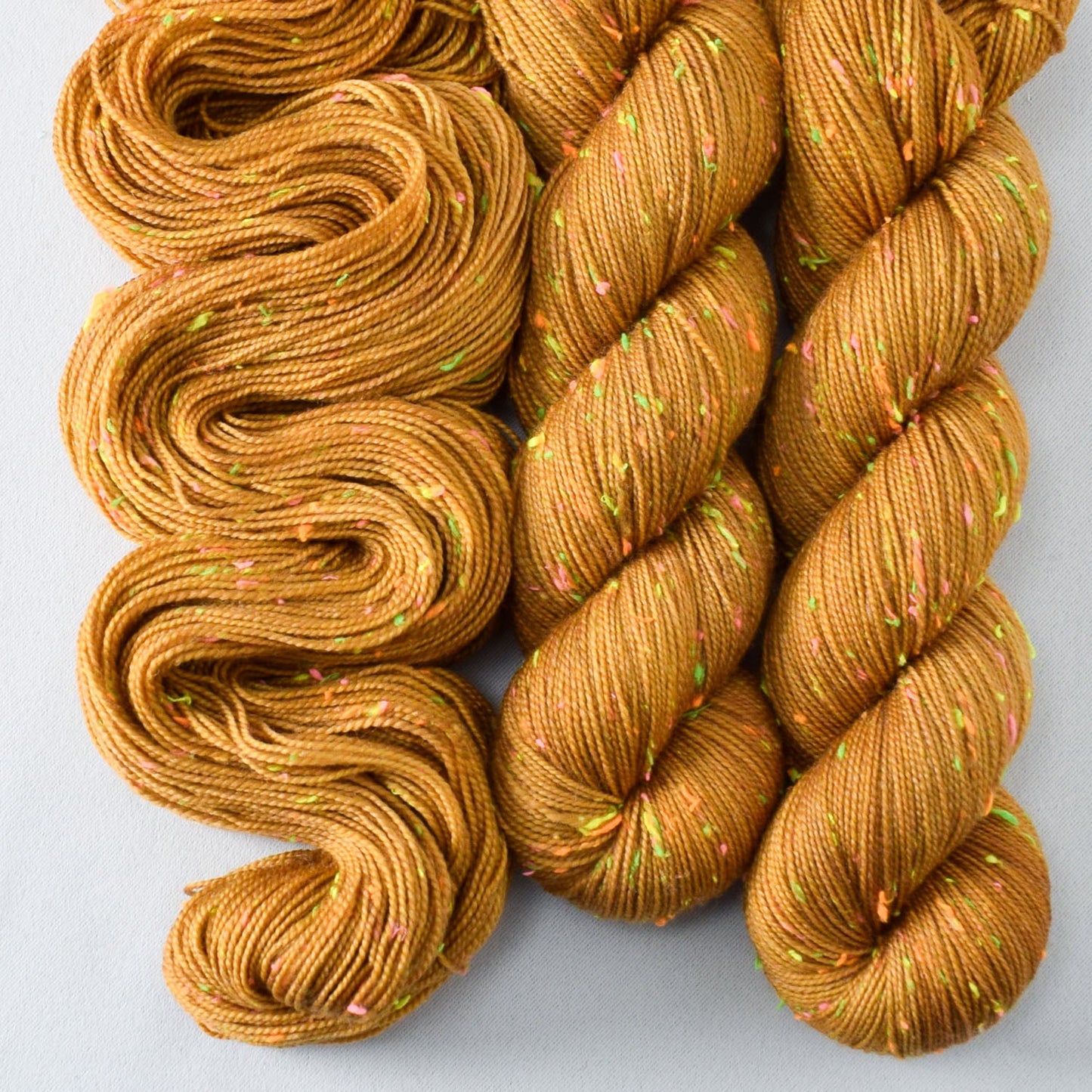 Old Gold - Miss Babs Neon Tweed yarn