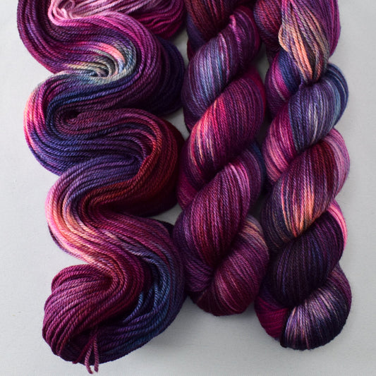 Voulez Vous - Miss Babs Killington 350 yarn