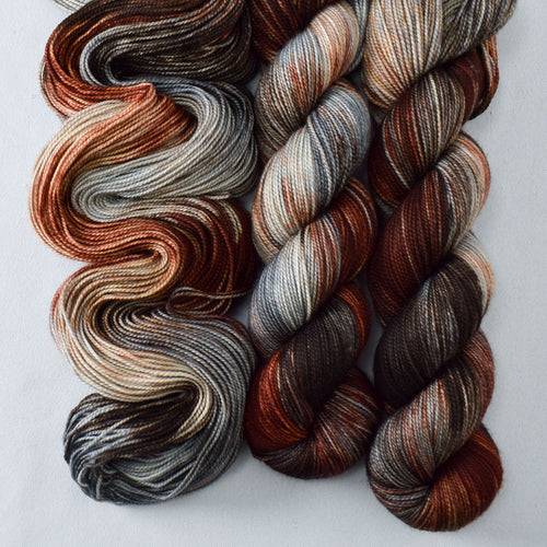 Wolves Den - Yummy 2-Ply - Babette