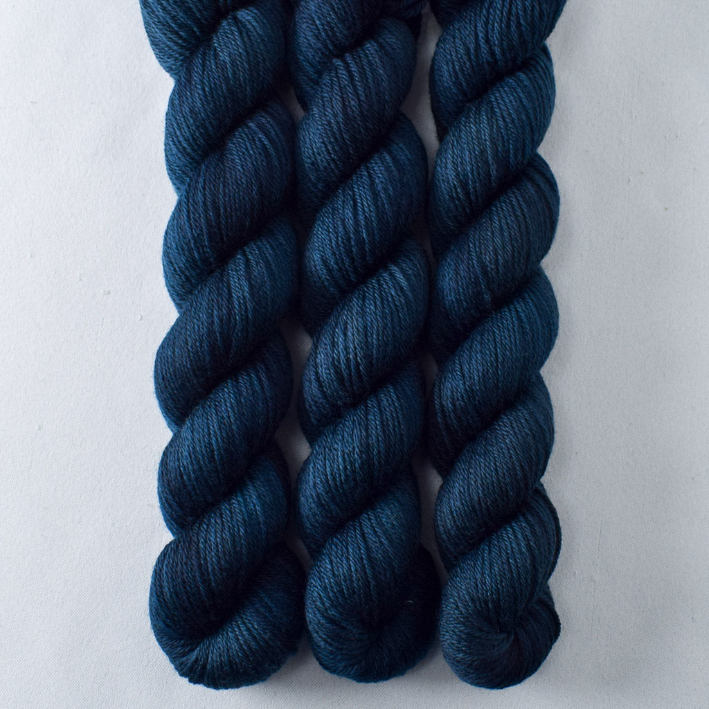 Dark Perseus - Miss Babs Yowza Mini yarn