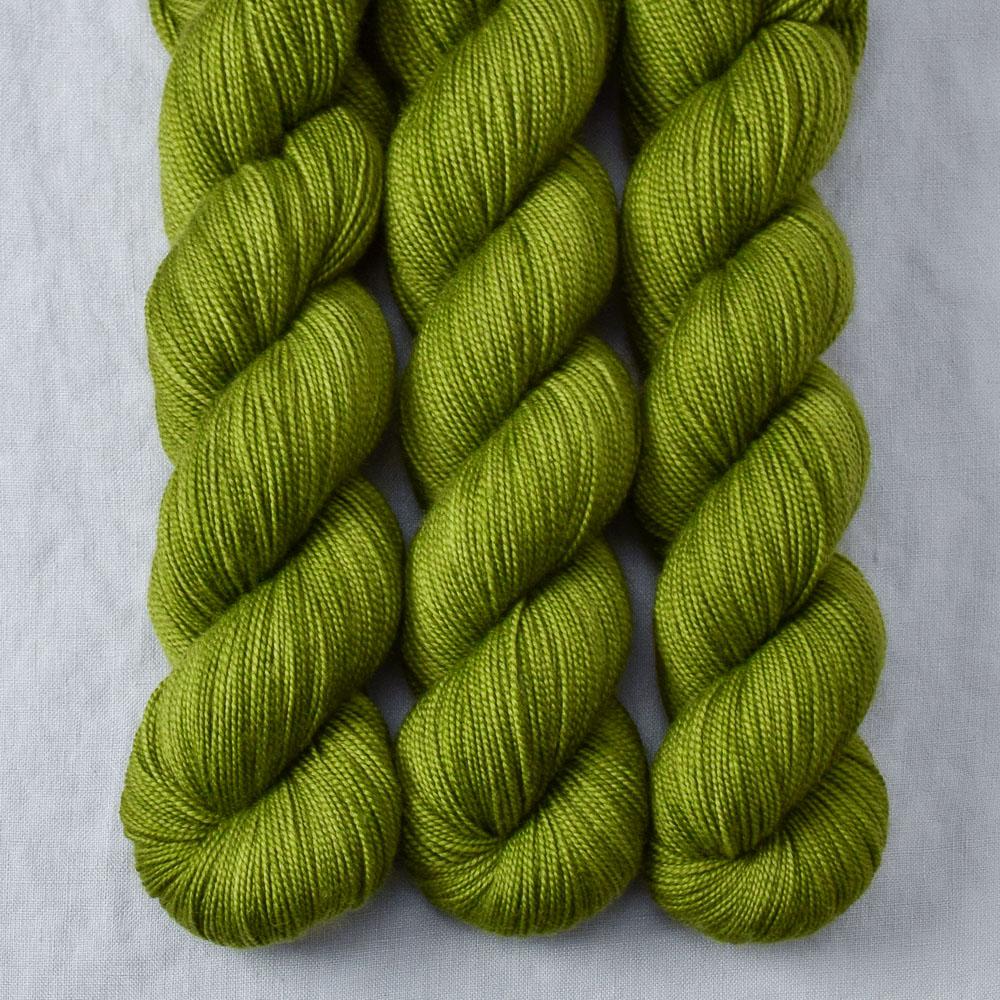 Dragonclaw - Miss Babs Yummy 2-Ply yarn