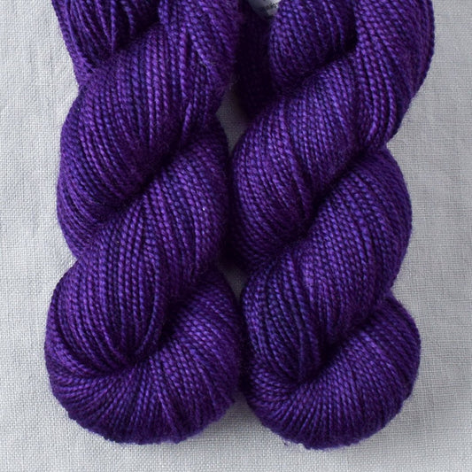 Dutch Iris 1 - Miss Babs 2-Ply Toes yarn