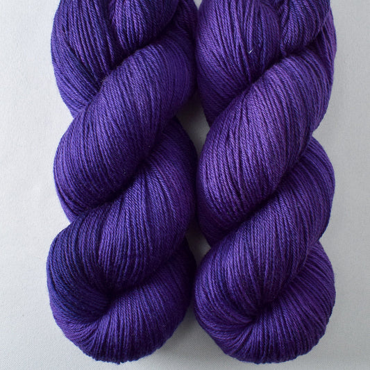 Dutch Iris 1 - Miss Babs Yowza yarn