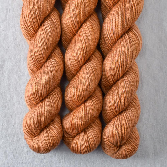 Honeycake - Miss Babs Yummy 2-Ply yarn