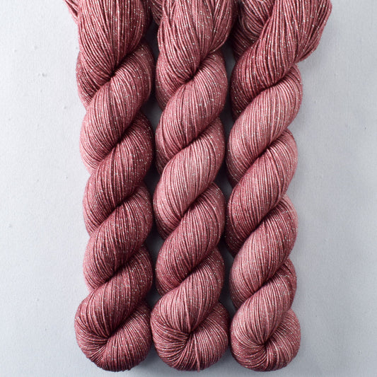 Magnum - Miss Babs Estrellita yarn