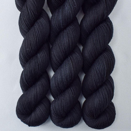 Obsidian - Miss Babs Putnam yarn