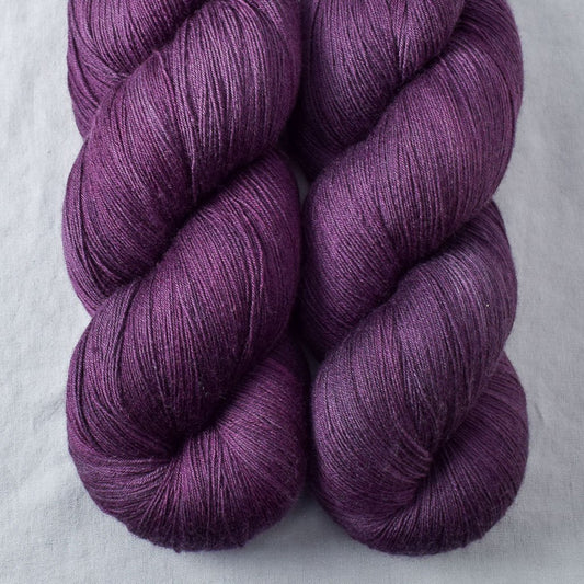 Tulipa - Miss Babs Katahdin yarn