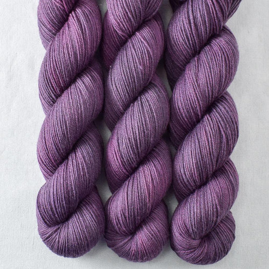 Tulipa - Miss Babs Putnam yarn